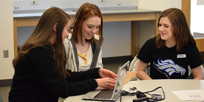 College offers Girls Who Code workshop